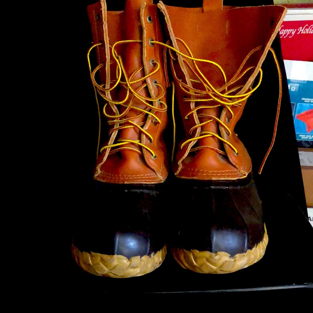 Cabela’s 8” Duck Boots. Size 9. Waterproof and Thinsulate.